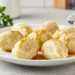 Perfekte Semmelknödel, zubereitet in der Heißluftfritteuse für einen knusprigen Genuss.